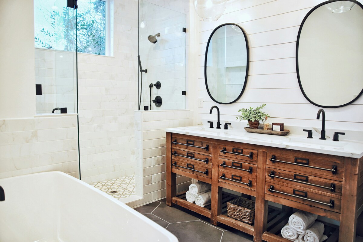 10 Hotel Style Bathroom Ideas For Your Home