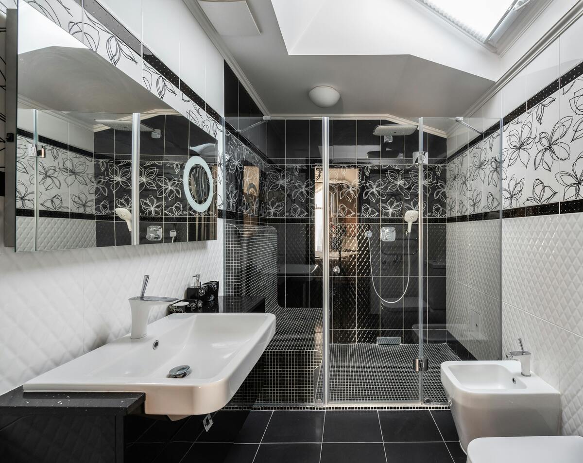 Smart Technology In The Bathroom: Adding Convenience And Luxury