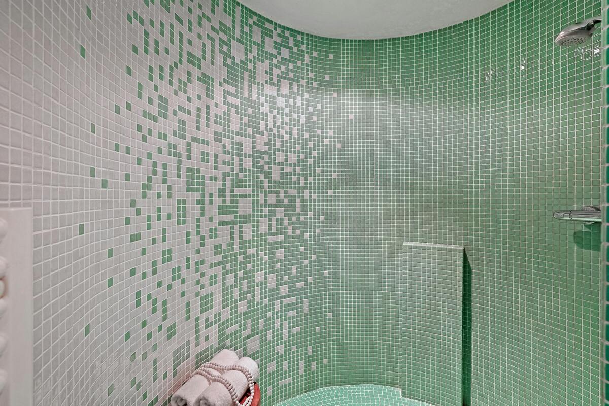 green and white bathroom tiles, bathroom tile ideas