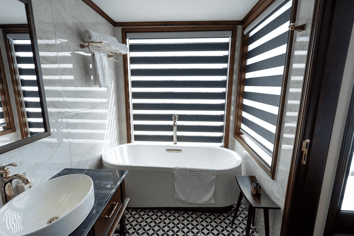 wooden Venetian blinds